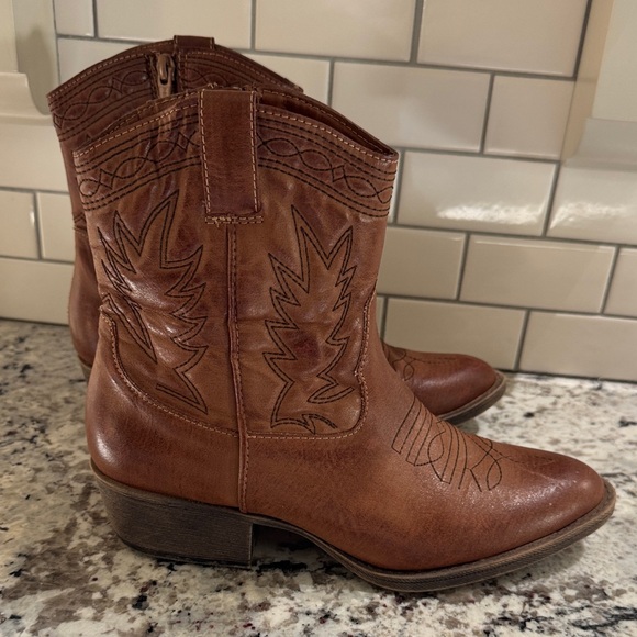 Brown cowboy boots - Picture 1 of 9